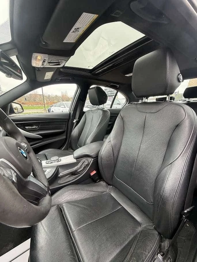 BMW 335 М Пакет/xDrive/CARFAX/Шибедах/Подгрев/Памет/Харма , снимка 10 - Автомобили и джипове - 54465662