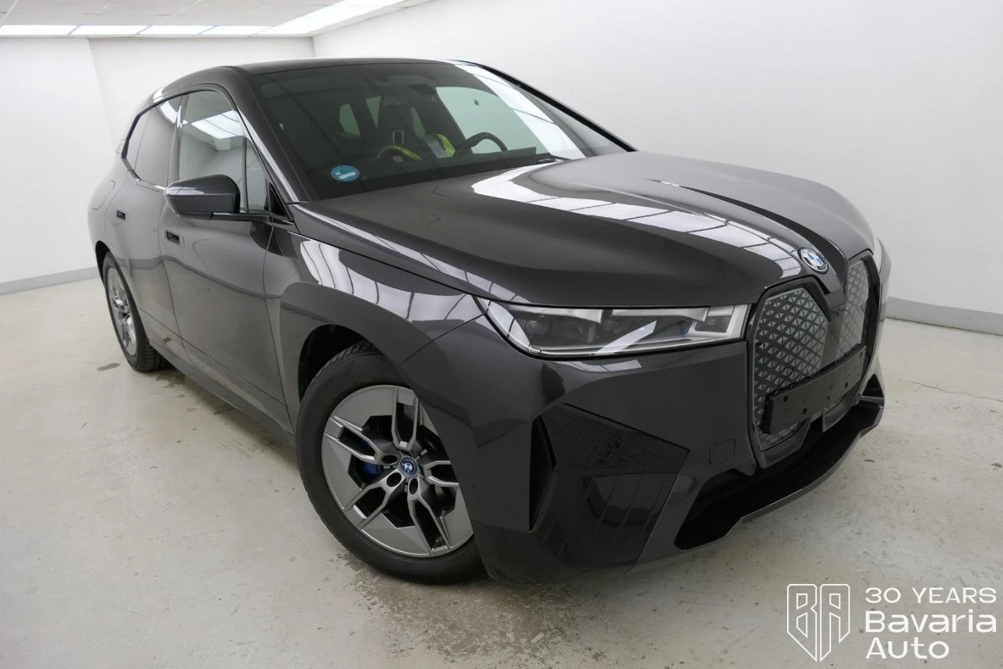 BMW iX 50 xDrive Sport Paket - изображение 4