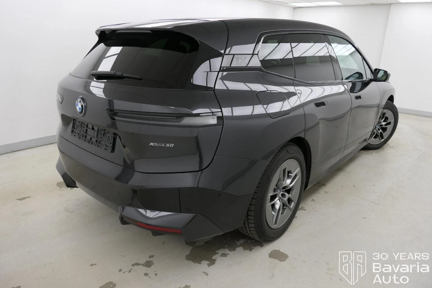 BMW iX 50 xDrive Sport Paket - изображение 3