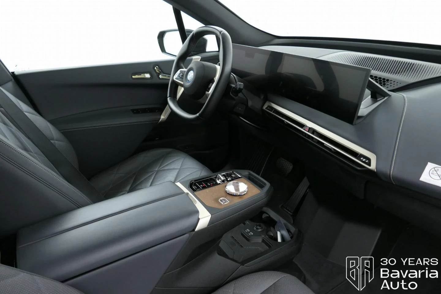 BMW iX 50 xDrive Sport Paket - изображение 7