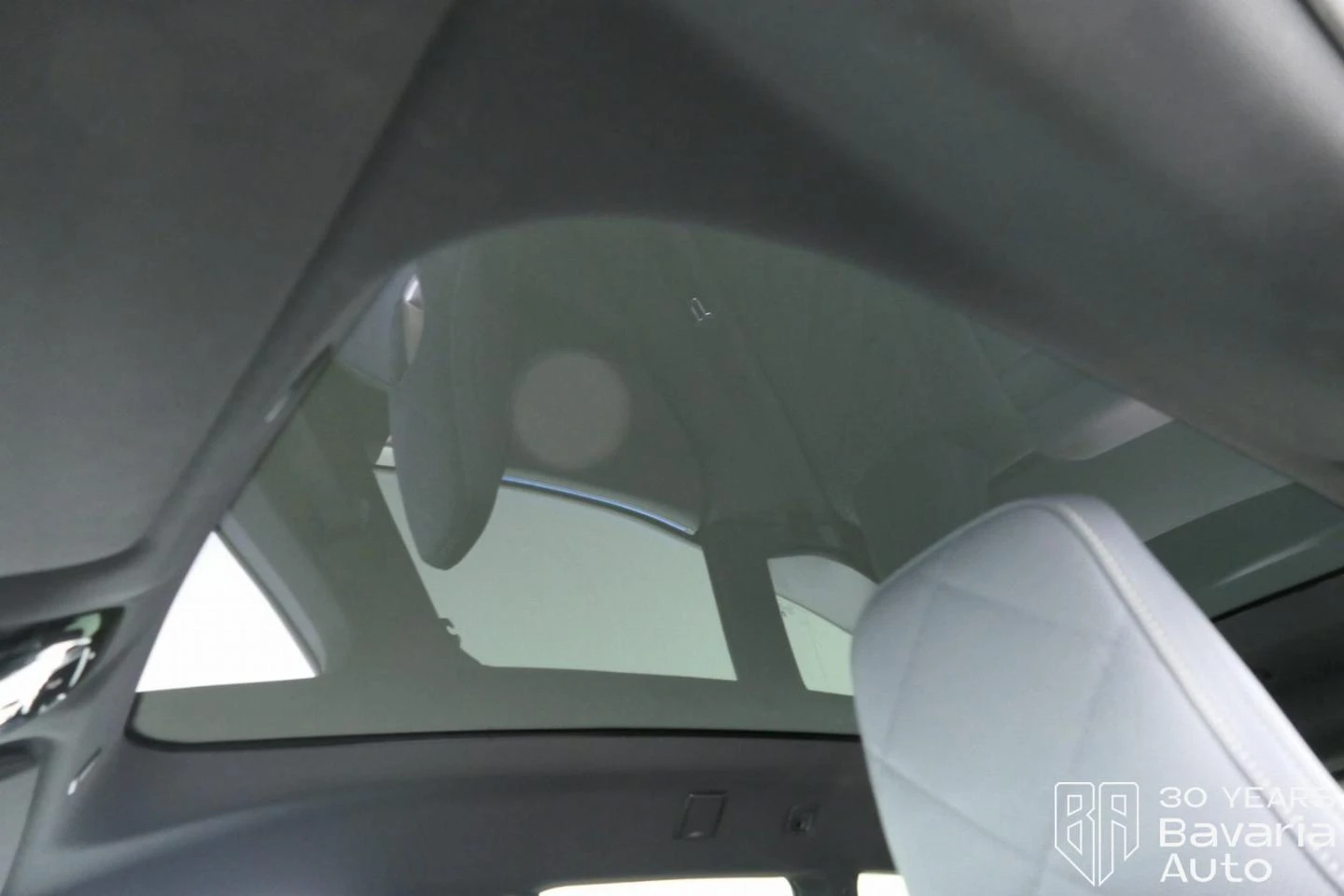 BMW iX 50 xDrive Sport Paket - изображение 9