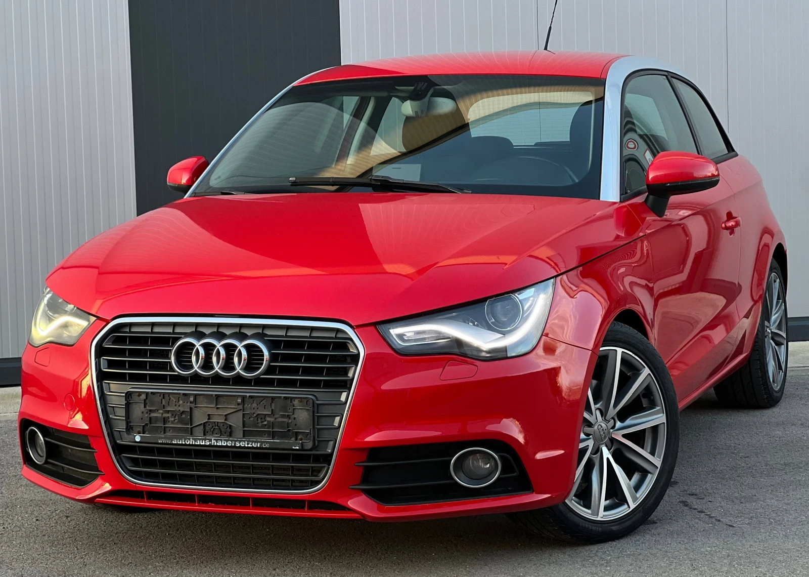Audi A1 S-Line//RECARO/Navi/1.6Tdi/FullLED/УНИКАТ/КАТО НОВ - изображение 2