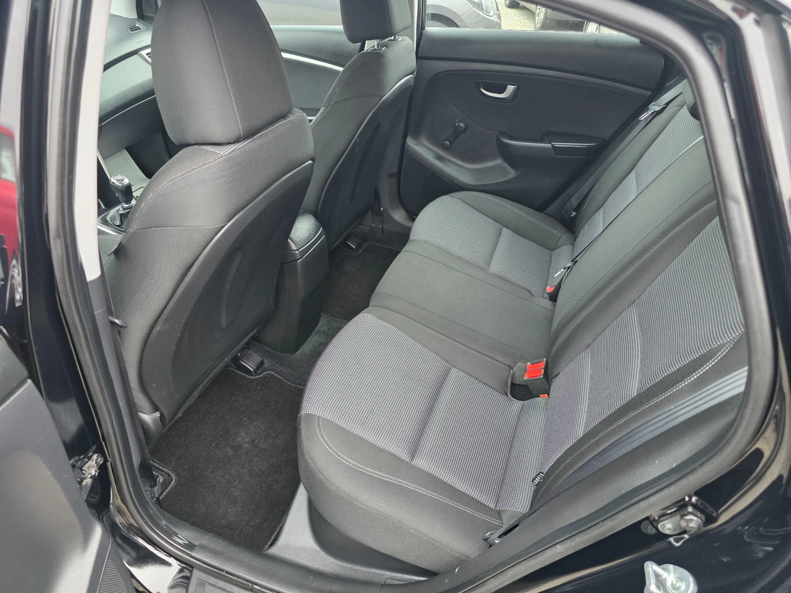 Hyundai I30 1.4i-100к.с TOP!!!, снимка 12 - Автомобили и джипове - 54219271