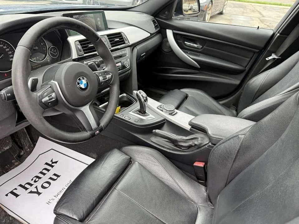 BMW 335 М Пакет/xDrive/CARFAX/Шибедах/Подгрев/Памет/Харма , снимка 9 - Автомобили и джипове - 54465662