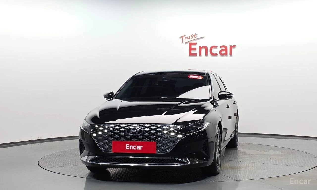 Hyundai Grandeur 3.0* ГАЗ* PREMIUM* КОЖА* ПОДГРЕВ* КАМЕРА* LANE ASS, снимка 2 - Автомобили и джипове - 54885064