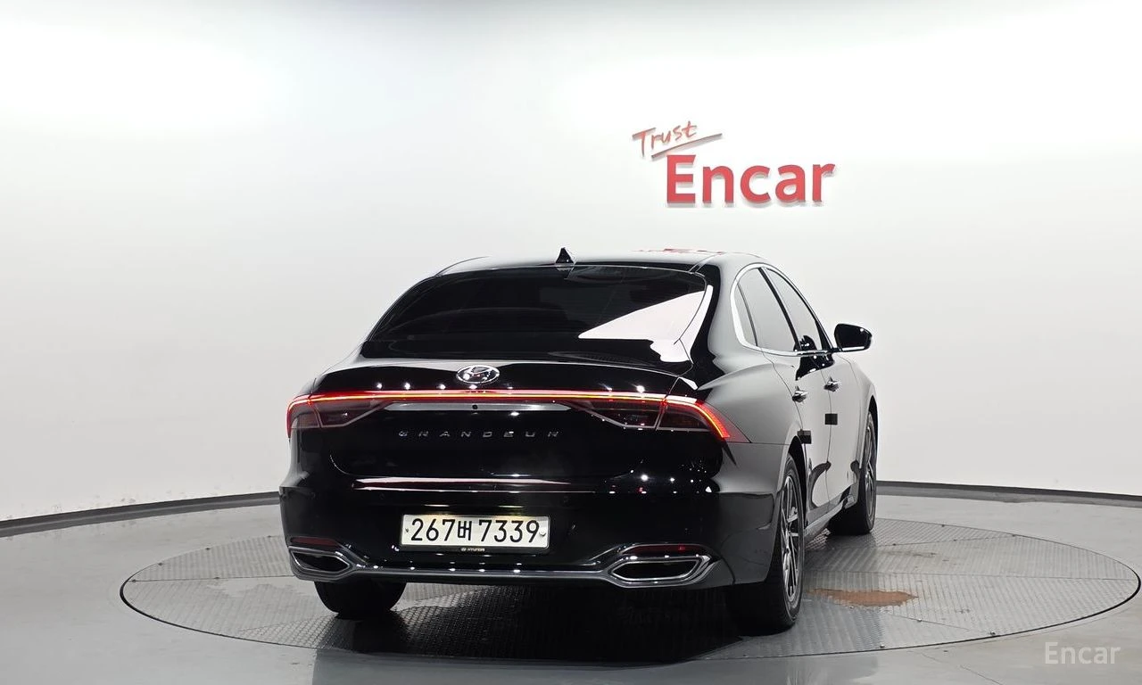 Hyundai Grandeur 3.0* ГАЗ* PREMIUM* КОЖА* ПОДГРЕВ* КАМЕРА* LANE ASS, снимка 3 - Автомобили и джипове - 54885064