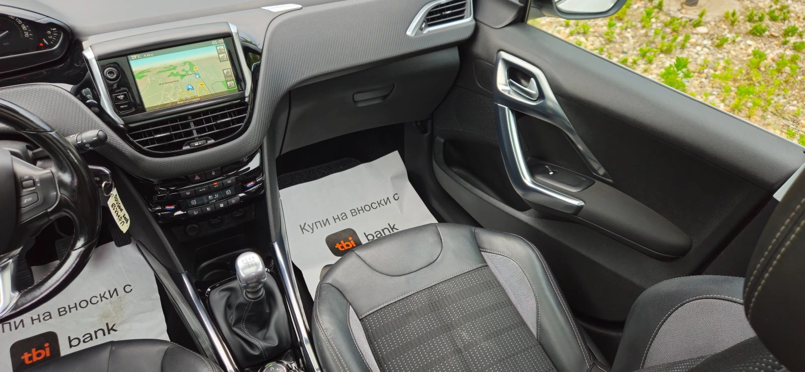Peugeot 2008 ALURRE* 1.6HDi-115кс* 2014г* LED* ПАНОРАМА* КОЖА* , снимка 11 - Автомобили и джипове - 54891721