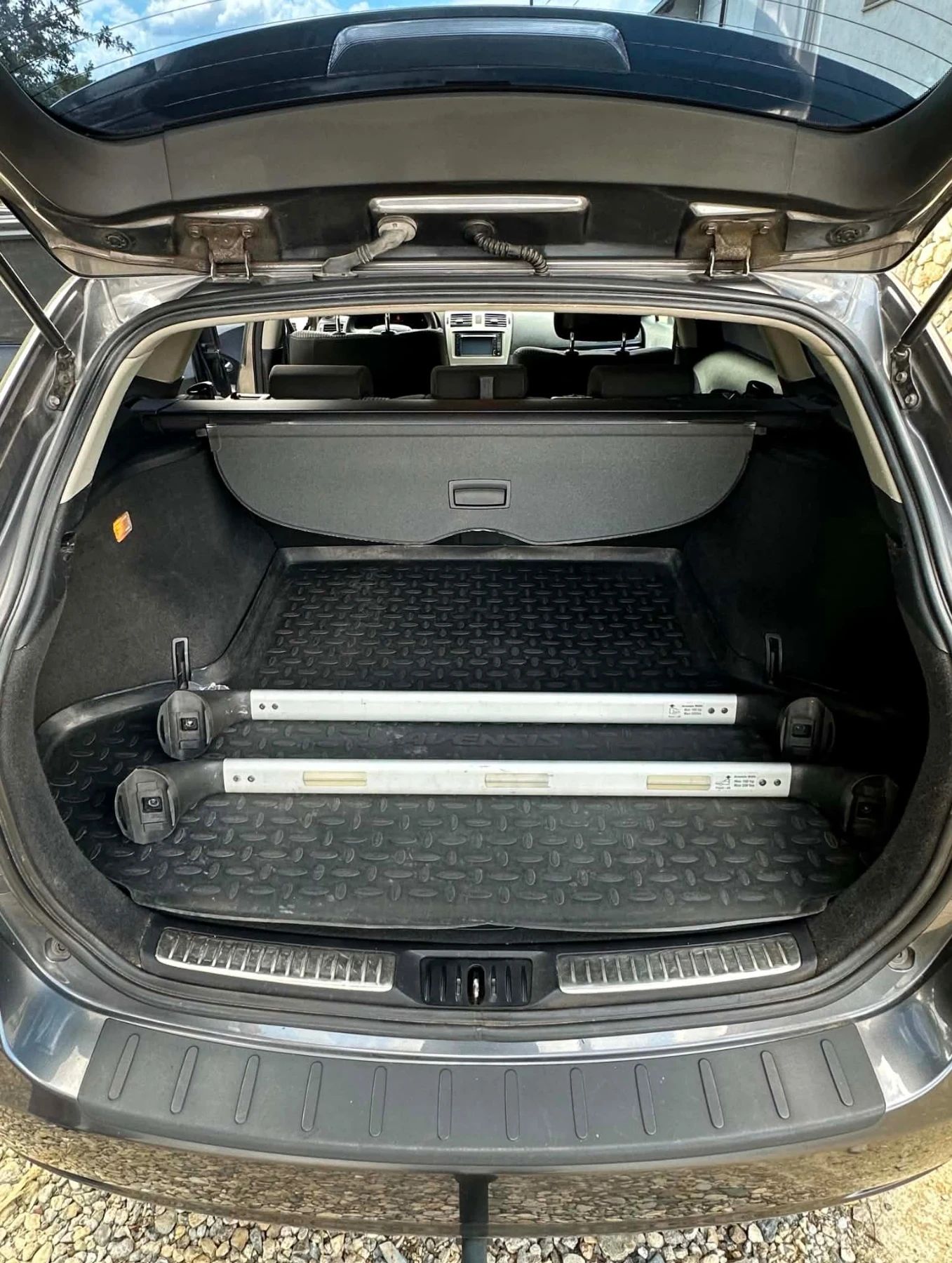 Toyota Avensis 2.0 D-4D 126 к.с.НАВИ/КАМЕРА/ПЕЧКА, снимка 15 - Автомобили и джипове - 54980798
