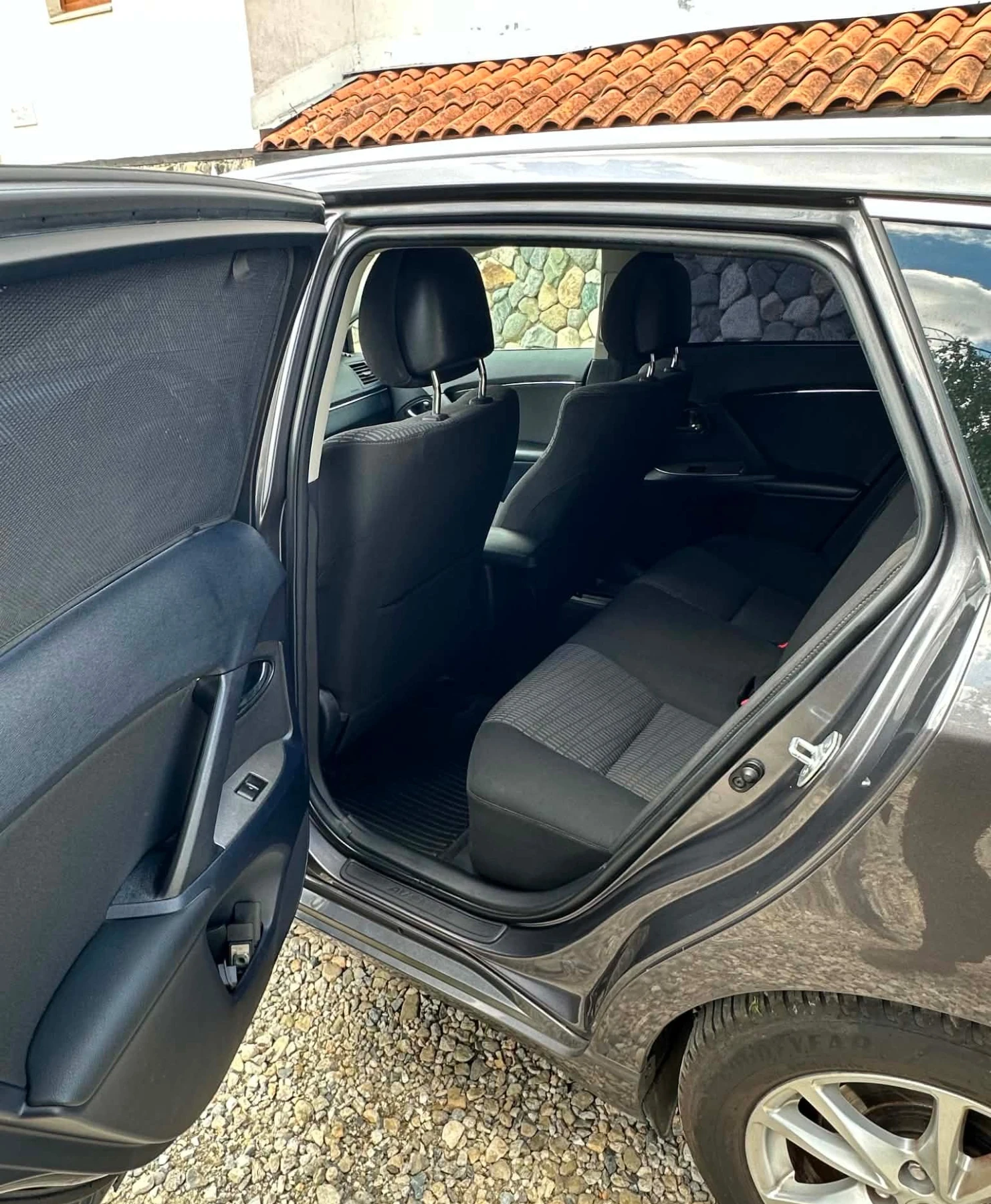 Toyota Avensis 2.0 D-4D 126 к.с.НАВИ/КАМЕРА/ПЕЧКА, снимка 9 - Автомобили и джипове - 54980798