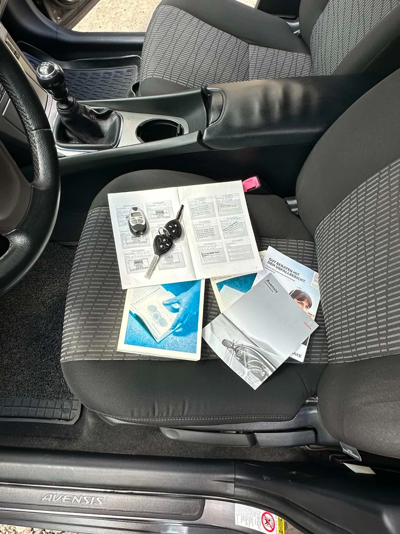 Toyota Avensis 2.0 D-4D 126 к.с.НАВИ/КАМЕРА/ПЕЧКА, снимка 17 - Автомобили и джипове - 54980798
