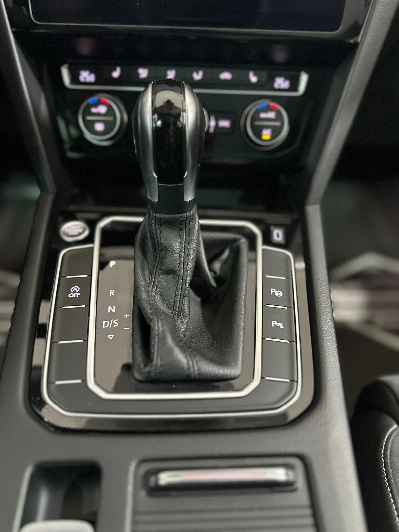 VW Passat R line AUTO, снимка 12 - Автомобили и джипове - 55651325