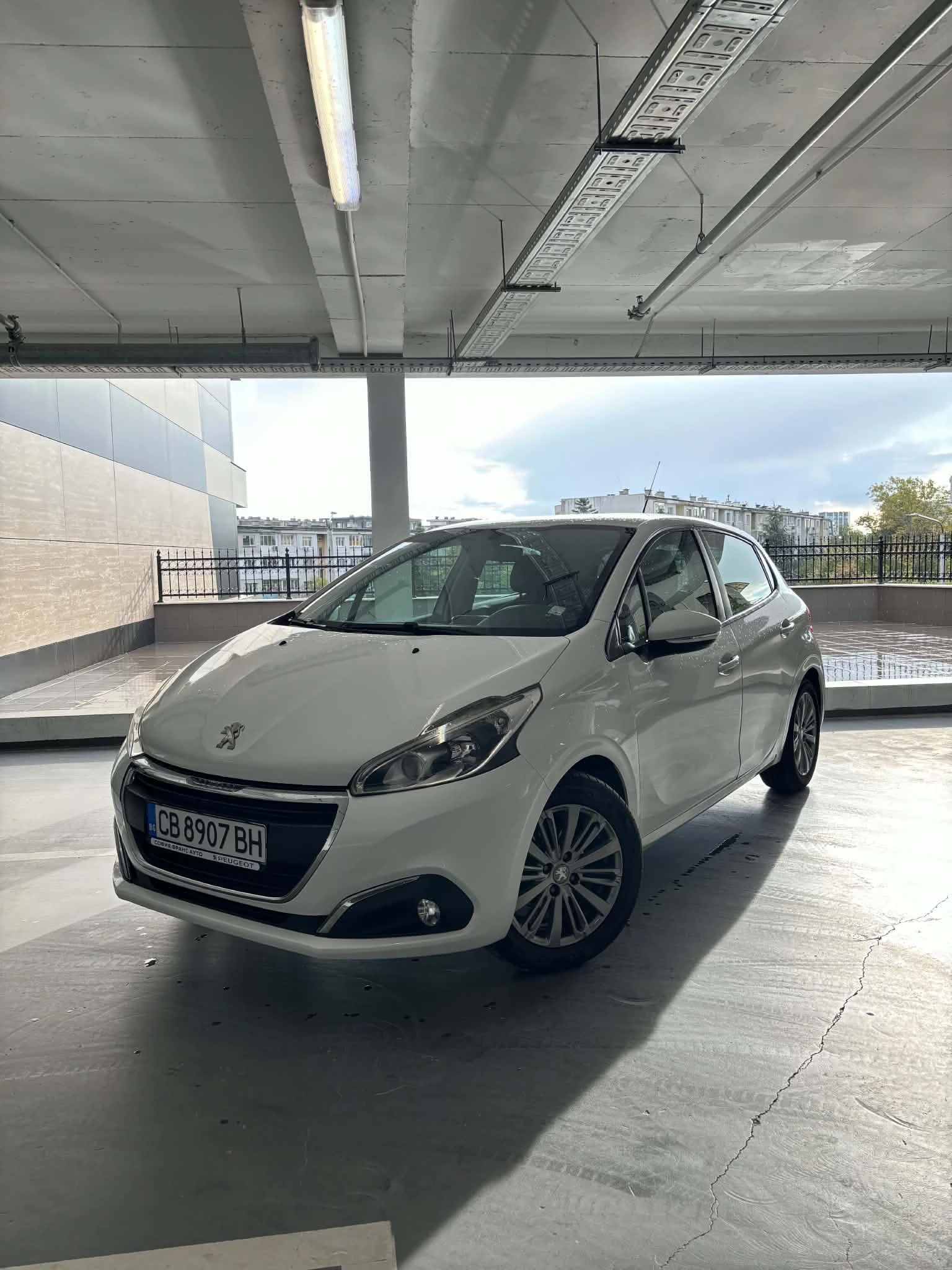 Peugeot 208, снимка 2 - Автомобили и джипове - 56200919