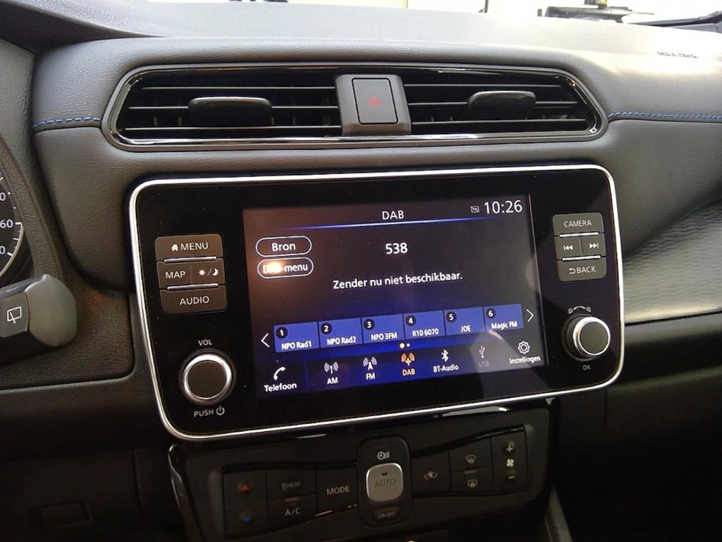 Nissan Leaf   40kWh Acenta 87.53% SoH Navi, снимка 10 - Автомобили и джипове - 56711211