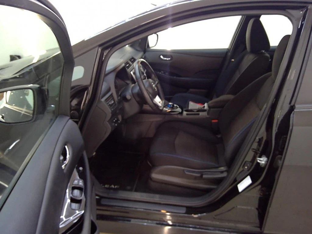 Nissan Leaf   40kWh Acenta 87.53% SoH Navi, снимка 5 - Автомобили и джипове - 56711211