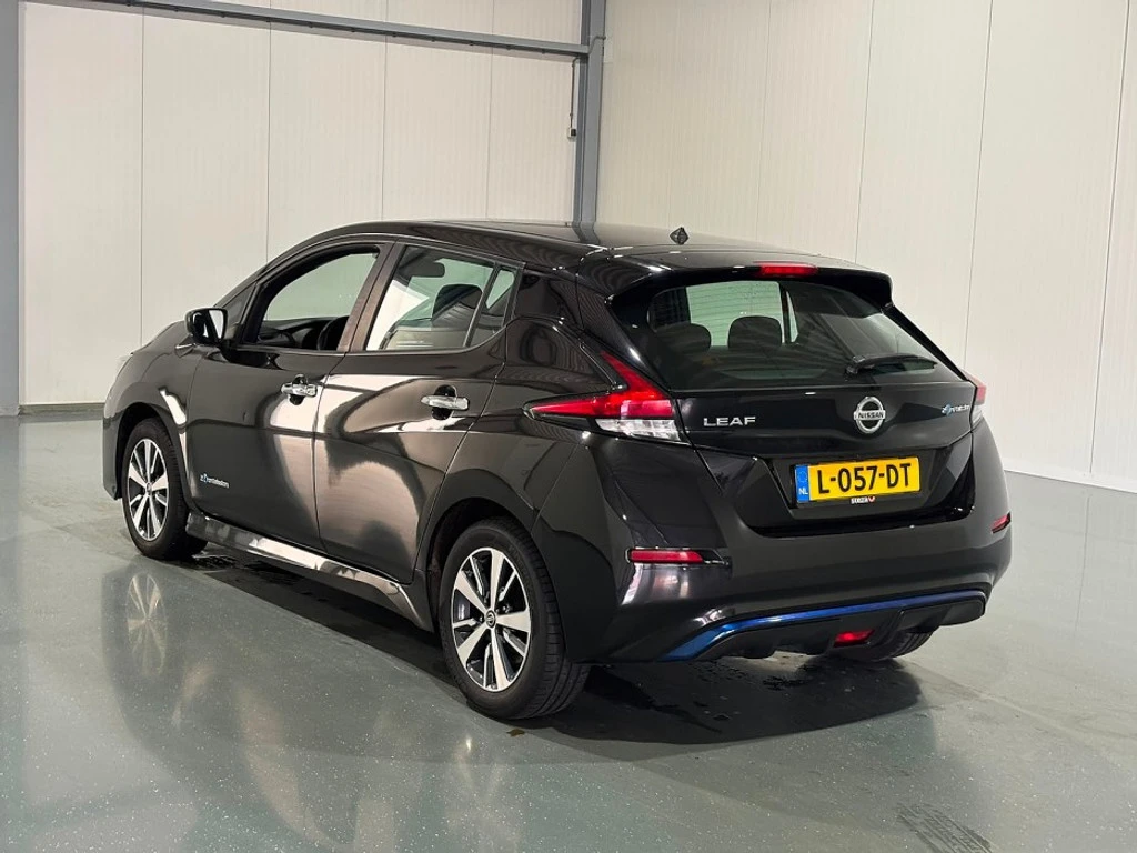 Nissan Leaf   40kWh Acenta 87.53% SoH Navi, снимка 4 - Автомобили и джипове - 56711211
