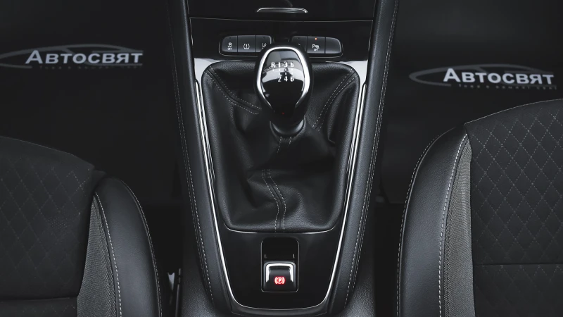 Opel Grandland X 1.2 Turbo Innovation, снимка 14 - Автомобили и джипове - 51837141