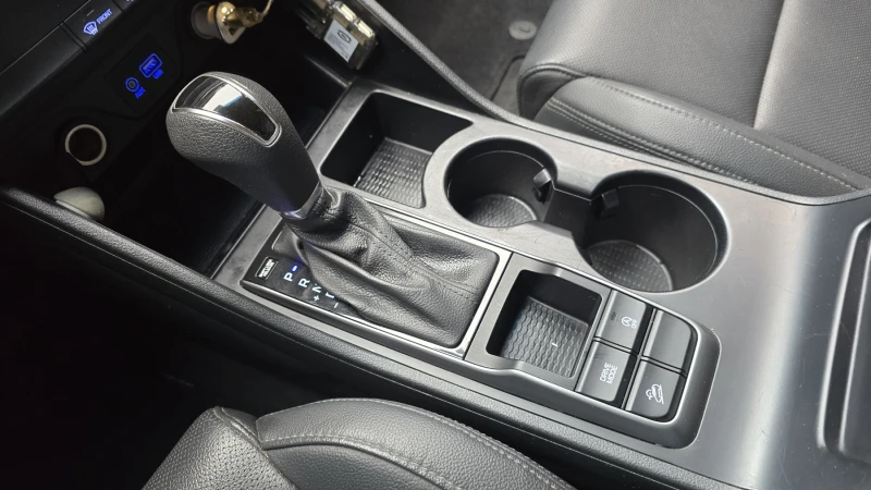 Hyundai Tucson 2.0 2WD STYLE autogeorge.com, снимка 8 - Автомобили и джипове - 51903245