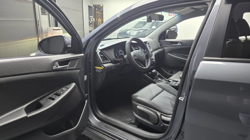 Hyundai Tucson 2.0 2WD STYLE autogeorge.com, снимка 9 - Автомобили и джипове - 51903245