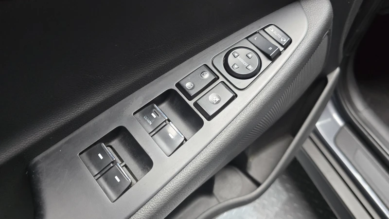 Hyundai Tucson 2.0 2WD STYLE autogeorge.com, снимка 13 - Автомобили и джипове - 51903245