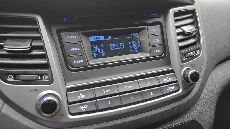 Hyundai Tucson 2.0 2WD STYLE autogeorge.com, снимка 15 - Автомобили и джипове - 51903245