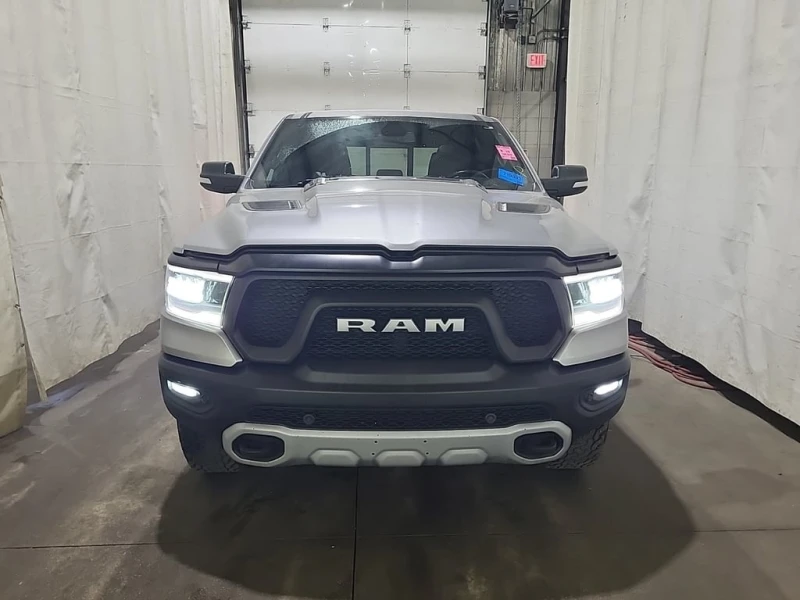 Dodge RAM 1500 REBEL | HEMI 5.7| PANO| NAVI| ВЪЗДУХ , снимка 6 - Автомобили и джипове - 53423284