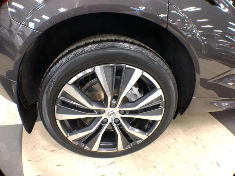 Volvo XC60 * MOMENTUM B6 AWD LEATHER PAN/ROOF NAV CAMERA * CA, снимка 9 - Автомобили и джипове - 53537722