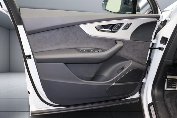 Audi Q8 55 TFSI Quattro = S-line = Гаранция - изображение 6