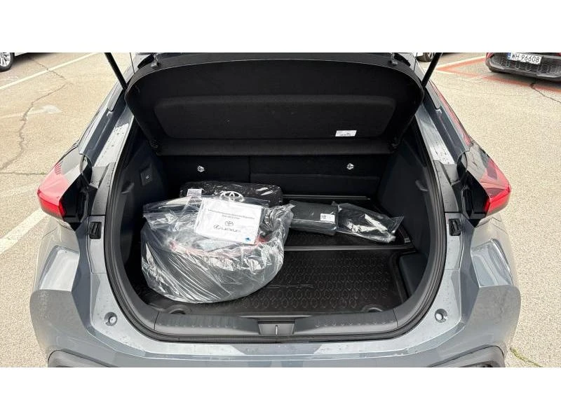 Toyota C-HR 2.0HSD PLUG-IN DESIGN - НОВА, снимка 10 - Автомобили и джипове - 53900604