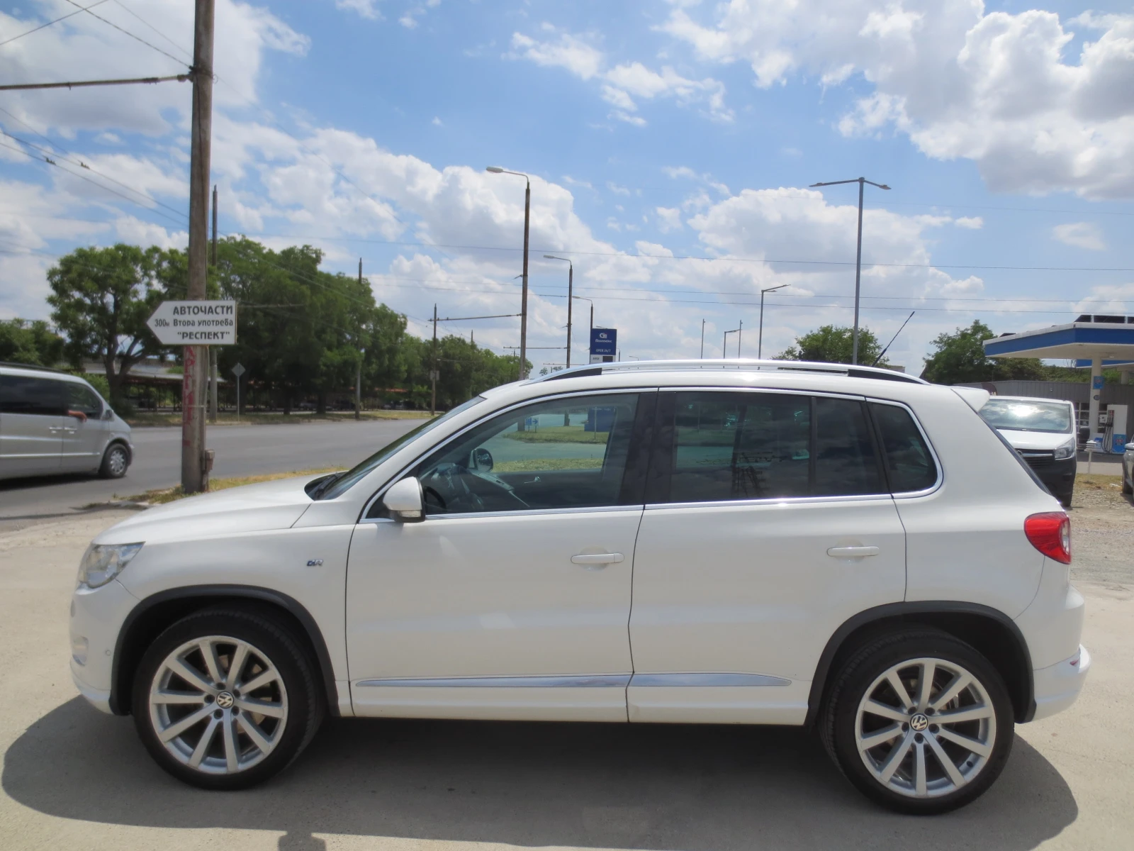 VW Tiguan 2.0 TDI * R-LINE*  - изображение 8