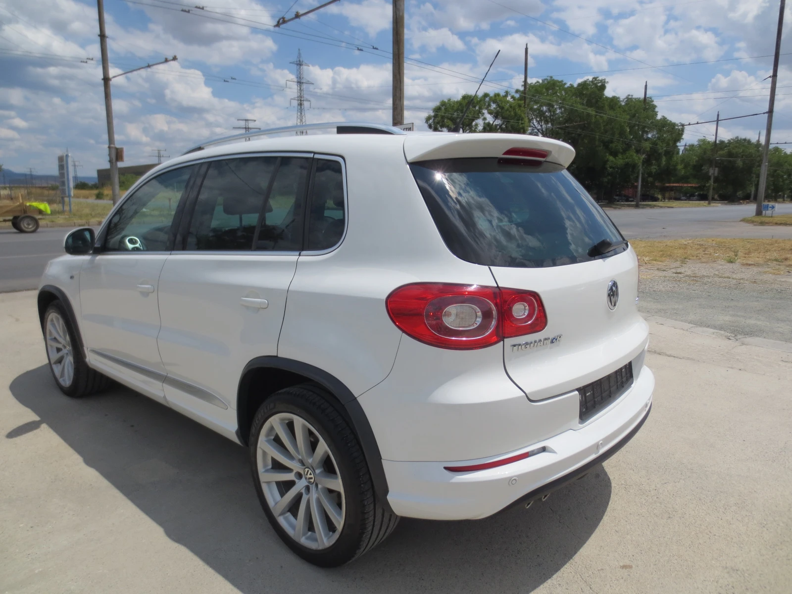 VW Tiguan 2.0 TDI * R-LINE*  - изображение 7