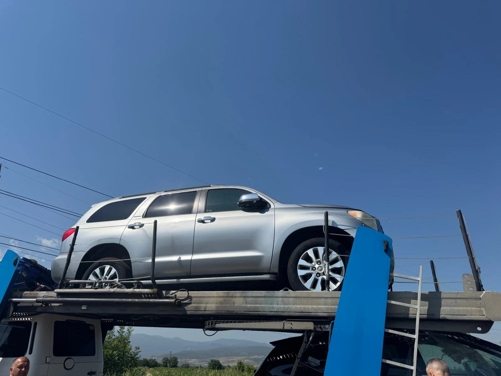 Toyota Sequoia 5.7i 4x4 Limited - изображение 8