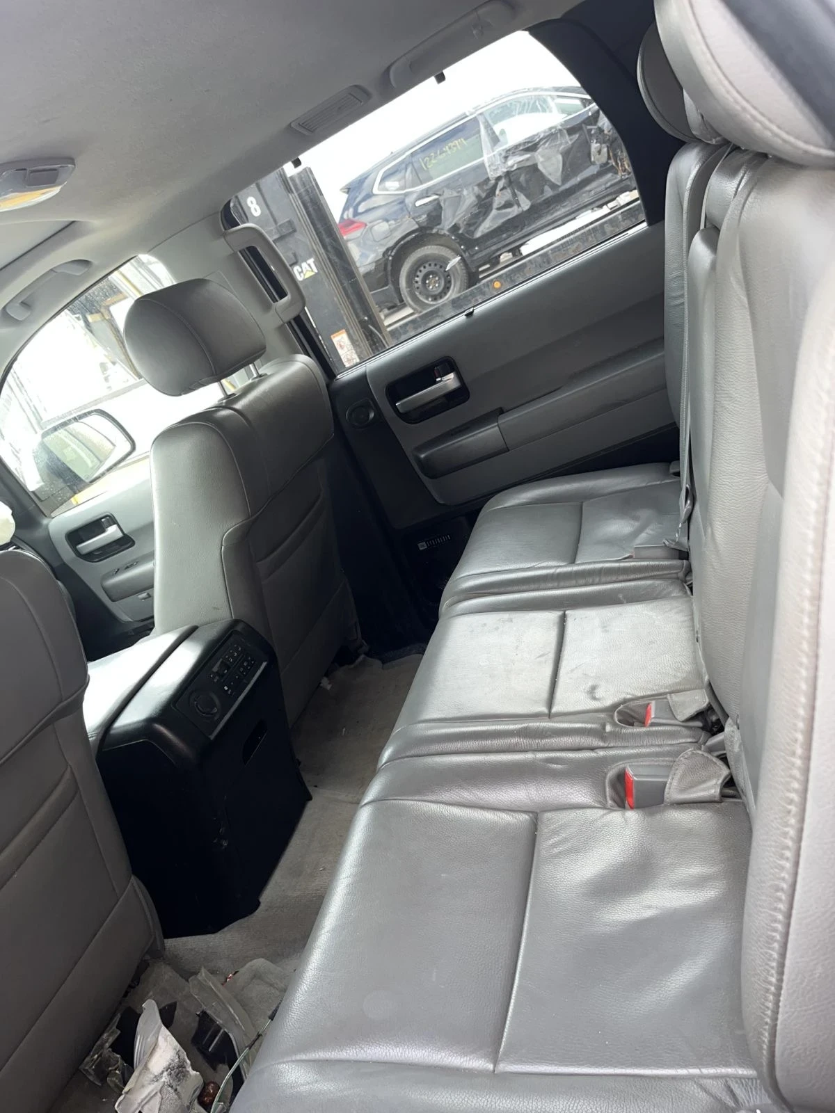 Toyota Sequoia 5.7i 4x4 Limited | Mobile.bg   12