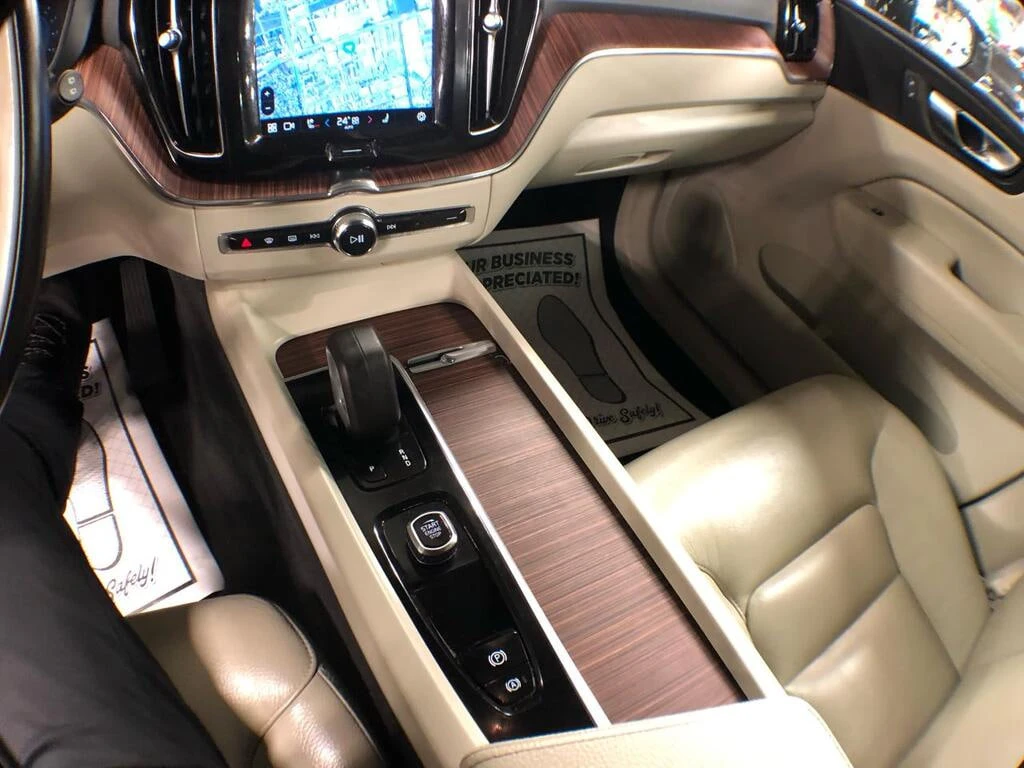 Volvo XC60 * MOMENTUM B6 AWD LEATHER PAN/ROOF NAV CAMERA * CA | Mobile.bg � ����������� 16