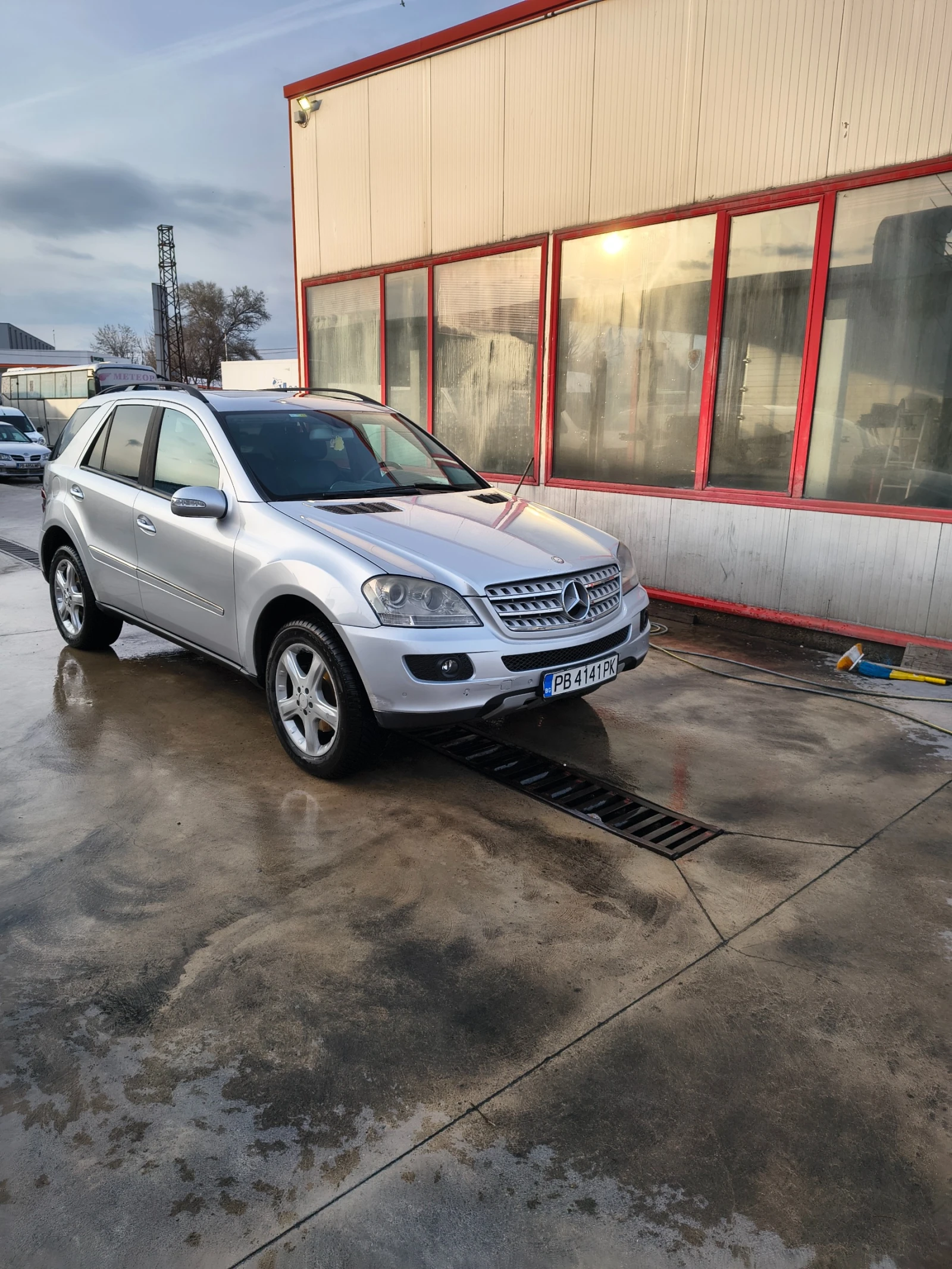 Mercedes-Benz ML 320 на пружини, снимка 5 - Автомобили и джипове - 53916568