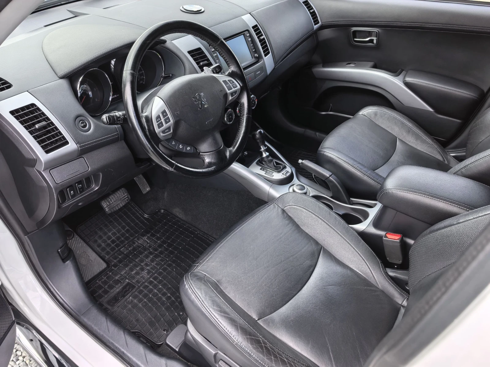 Peugeot 4007 2.2HDI 4x4 7места Automatic!!! , снимка 9 - Автомобили и джипове - 54016701