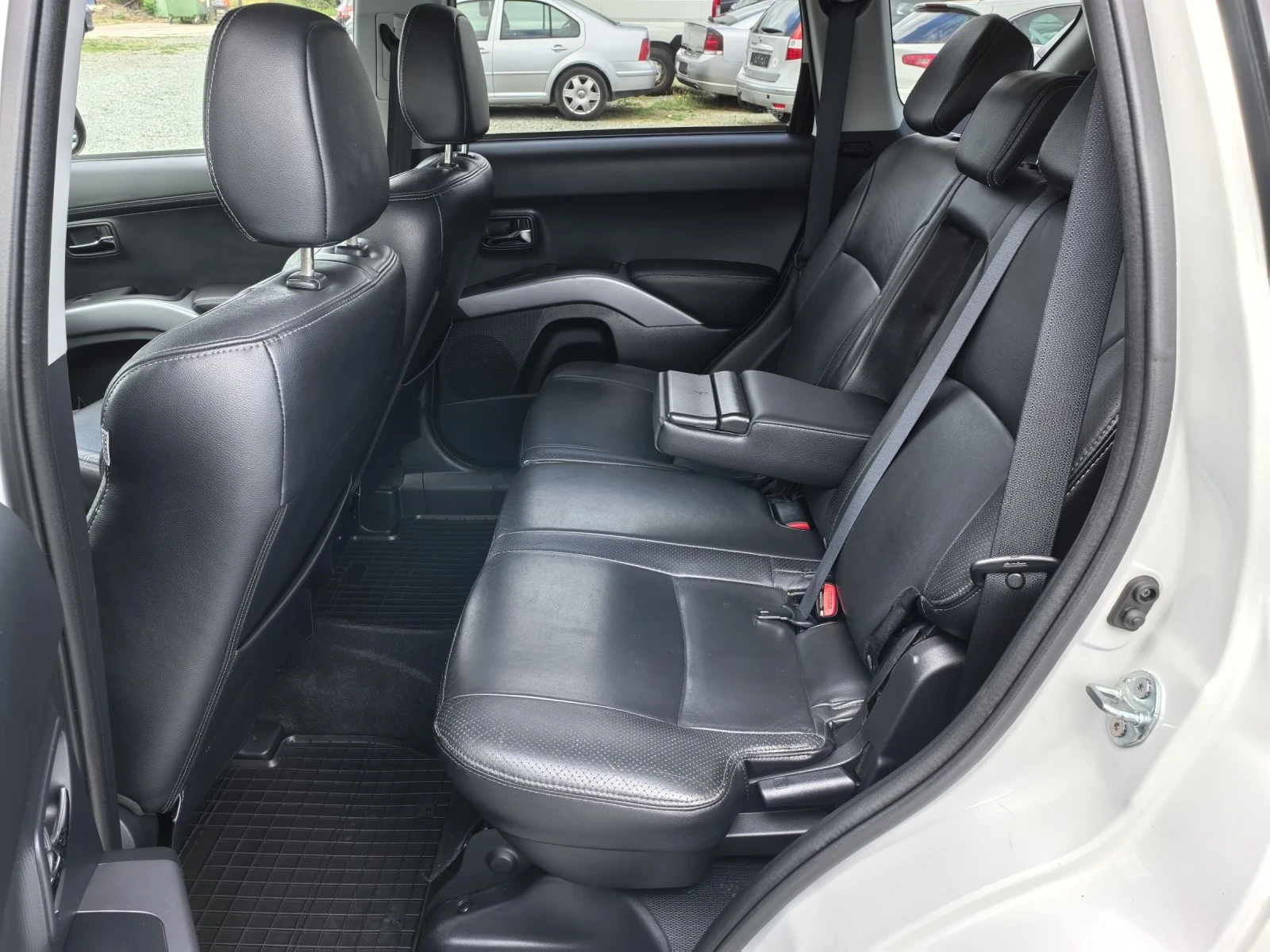 Peugeot 4007 2.2HDI 4x4 7места Automatic!!! , снимка 8 - Автомобили и джипове - 54016701
