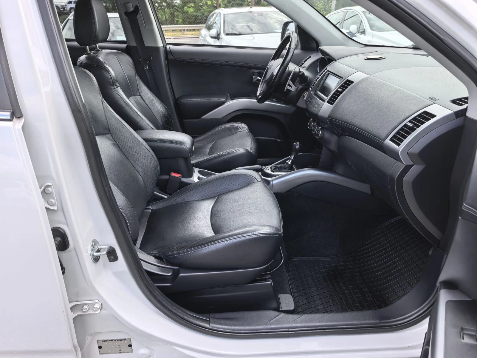 Peugeot 4007 2.2HDI 4x4 7места Automatic!!! , снимка 11 - Автомобили и джипове - 54016701