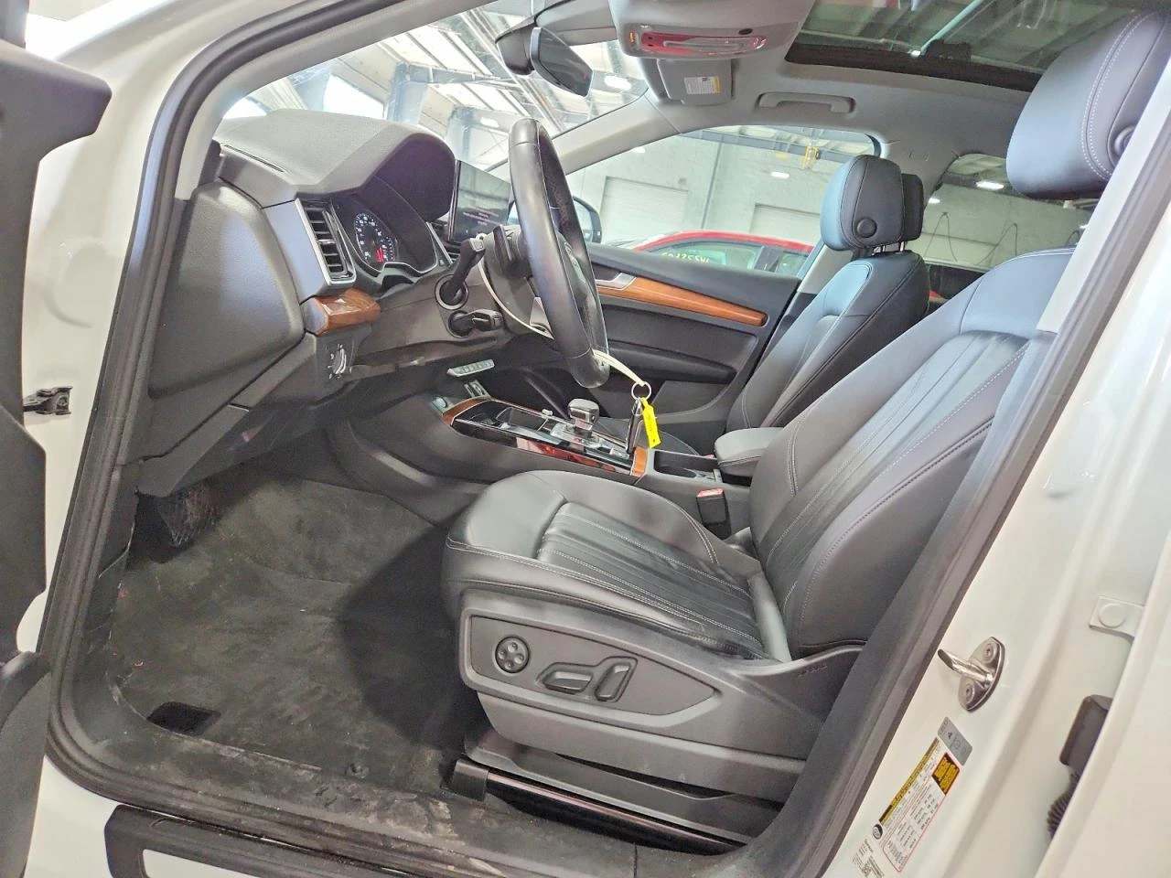 Audi Q5 2.0l Premium 40, снимка 7 - Автомобили и джипове - 55931379