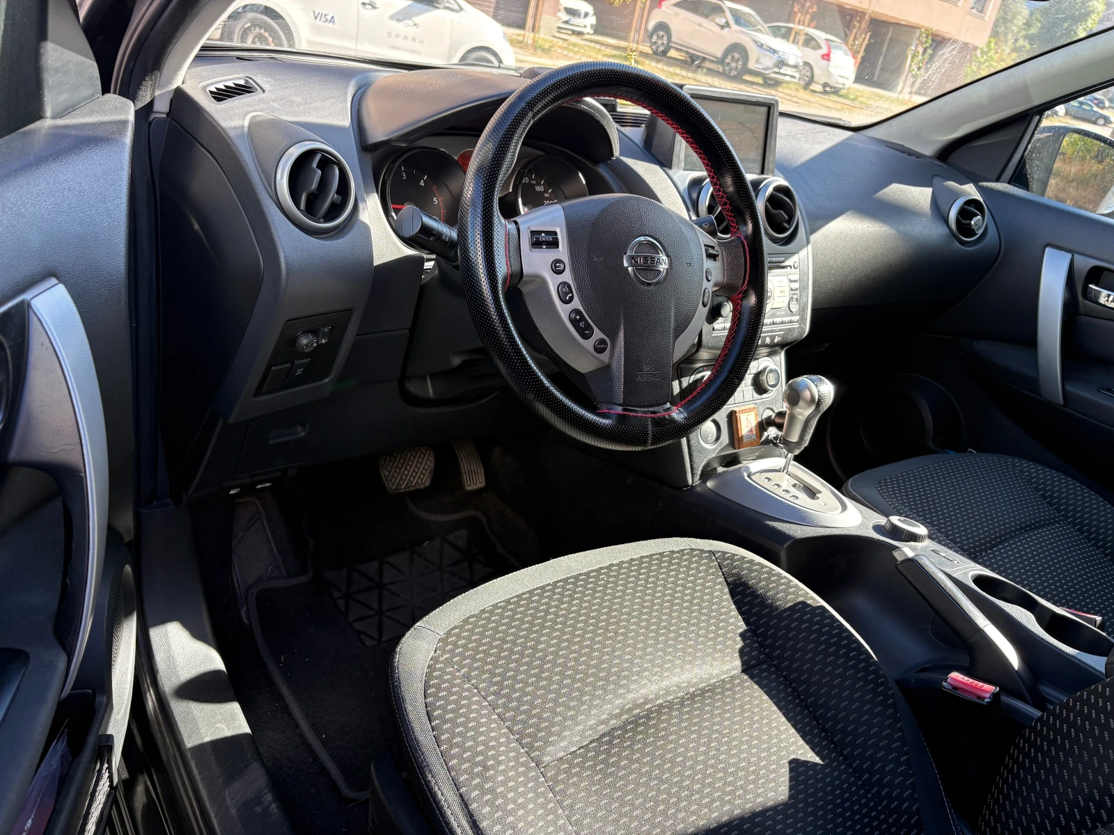 Nissan Qashqai 2.0 dCI 4x4, снимка 6 - Автомобили и джипове - 56606498