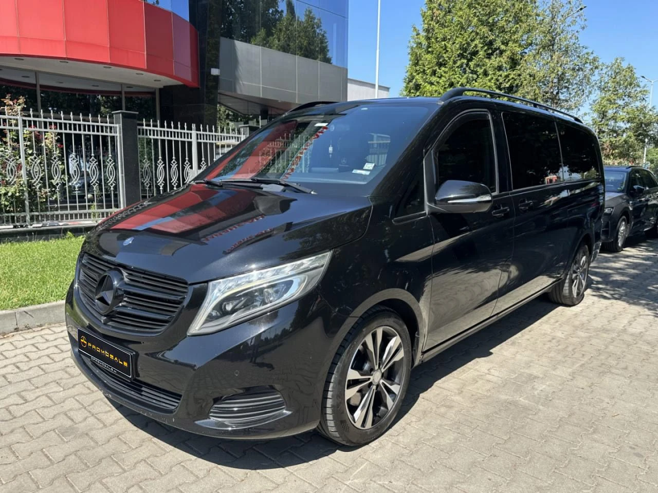 Mercedes-Benz V 250 d Extralong 7+ 1 Места Burmester 360