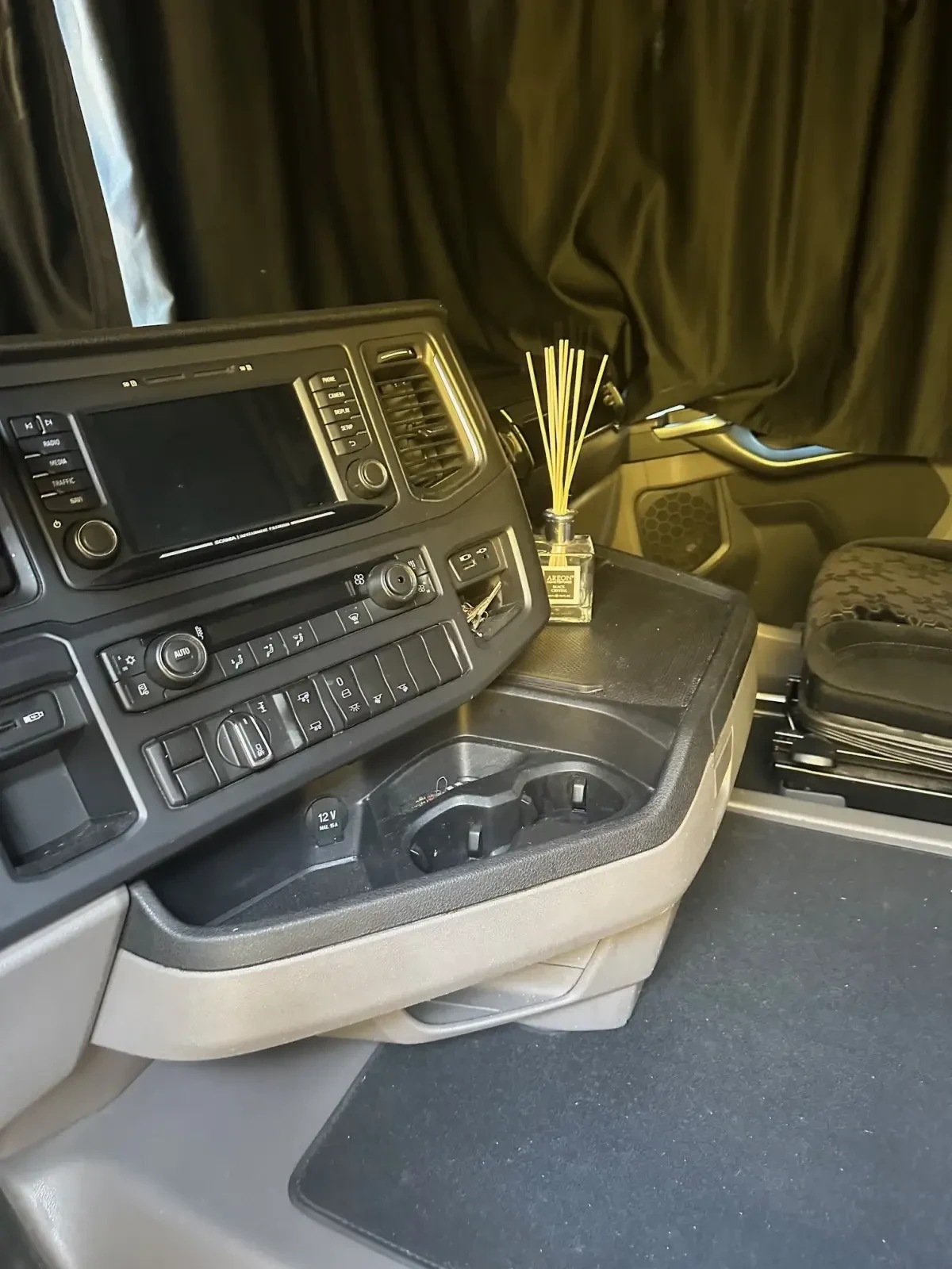 Scania R 450, снимка 8 - Камиони - 53974291