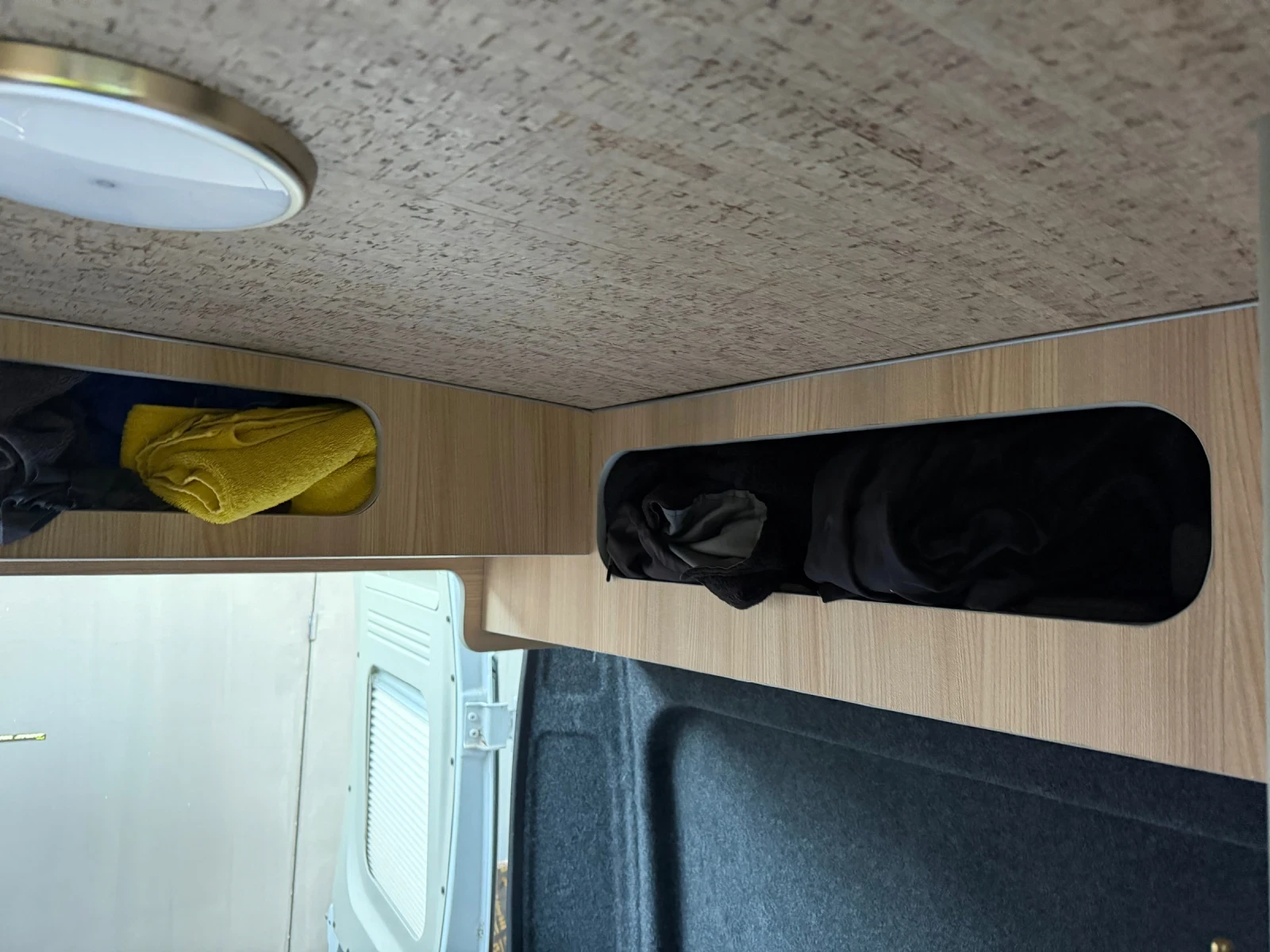 ������ ���� ������ | Mobile.bg � ����������� 16