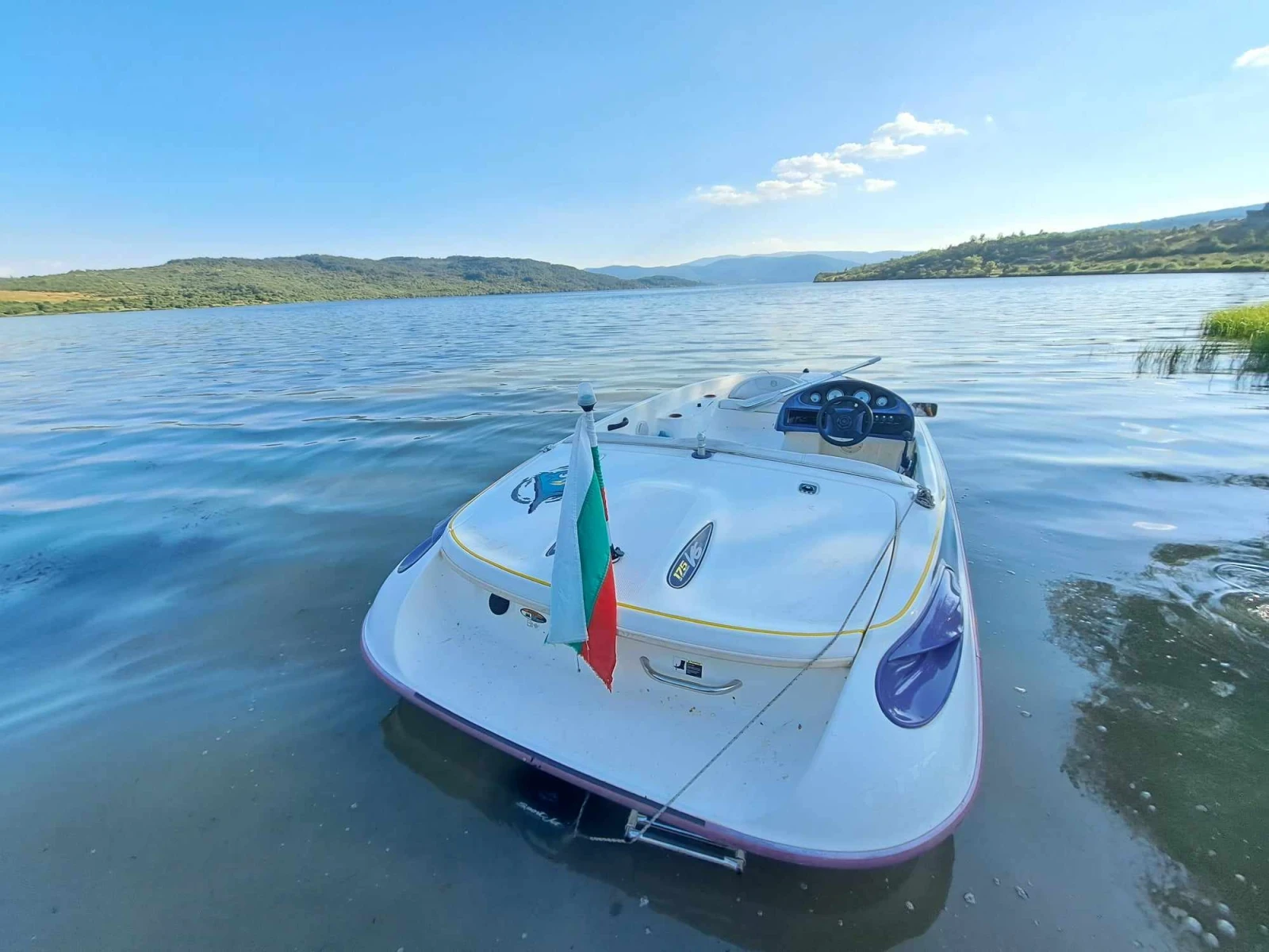 Моторна яхта Bayliner Jazz sport, снимка 2 - Воден транспорт - 53894876