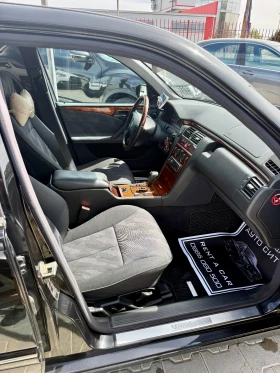 Mercedes-Benz E 320 Обслужен* 3.2* Нови гуми* Топ Състояние* Клима* , снимка 5