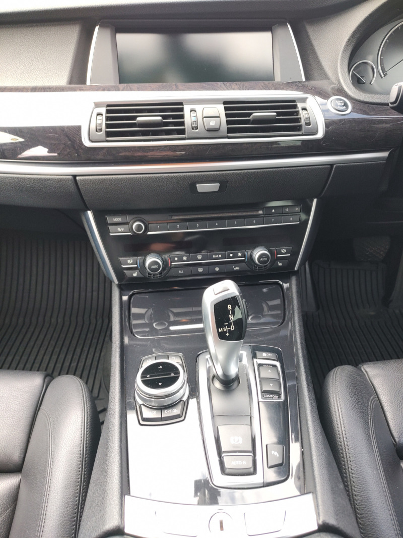BMW 5 Gran Turismo 530d * M SPORT * Пакет, снимка 12 - Автомобили и джипове - 45681579