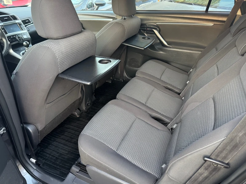 Toyota Verso D-4D, снимка 10 - Автомобили и джипове - 50755135