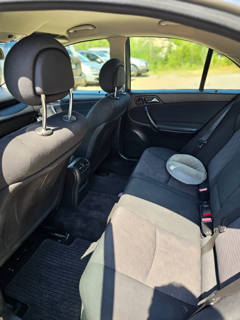 Mercedes-Benz C 220, снимка 10 - Автомобили и джипове - 52689713