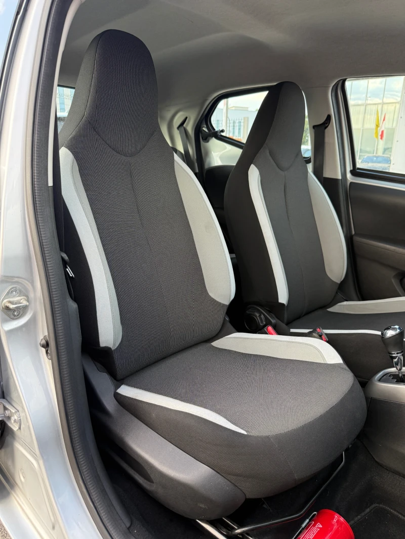 Toyota Aygo 1.0VVT-I* АВТОМАТИК* LED* NAVI* БЕЗУПРЕЧНА* EURO6B, снимка 14 - Автомобили и джипове - 51408200