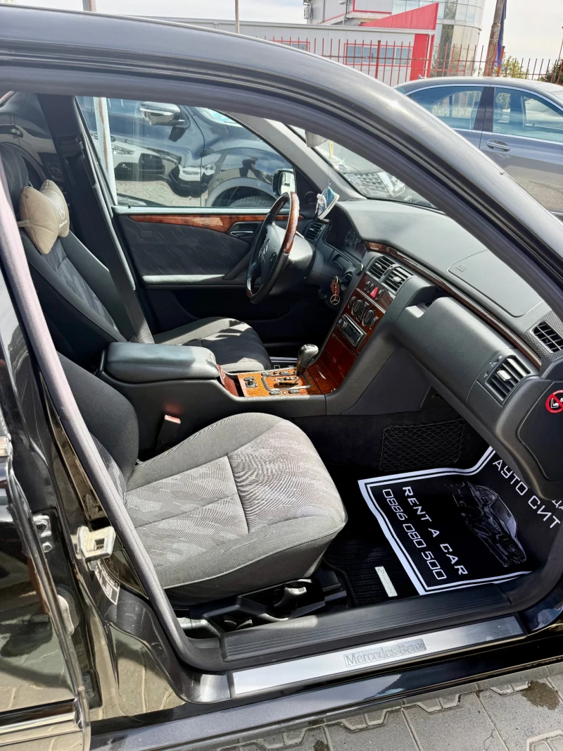 Mercedes-Benz E 320 Обслужен* 3.2* Нови гуми* Топ Състояние* Клима* , снимка 5 - Автомобили и джипове - 51638330