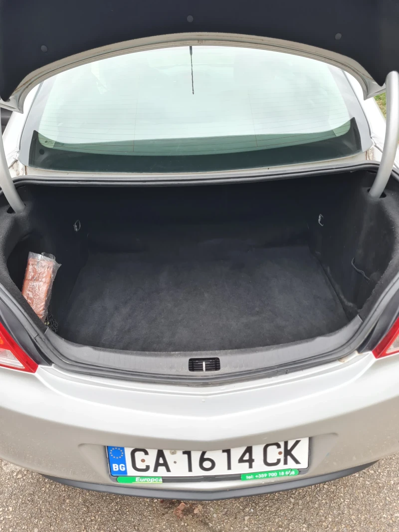 Opel Insignia 1.8куб.140к.с. 2011г. , снимка 10 - Автомобили и джипове - 52295722